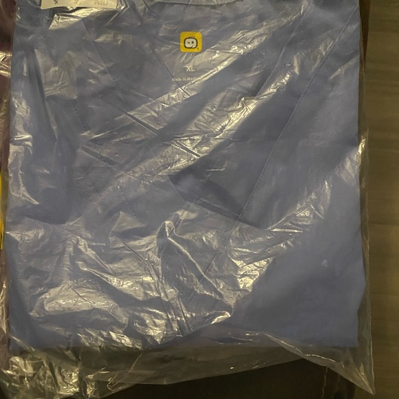 2 brand new wonderwink scrub tops - Picture 2 of 5
